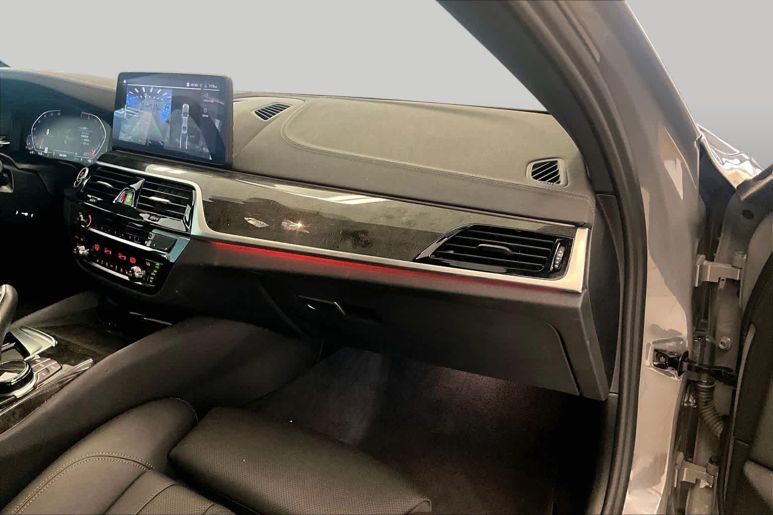 Used 2022 Bernina Grey Amber Effect Metallic BMW 530i image 16