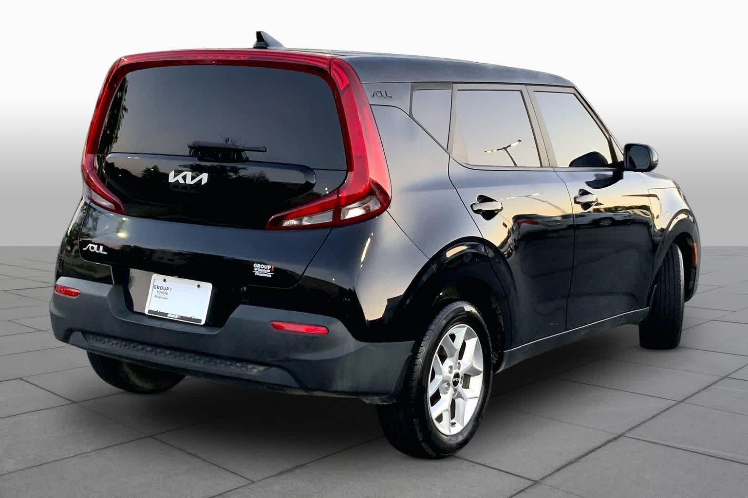 Used 2022 Cherry Black Kia LX image 12