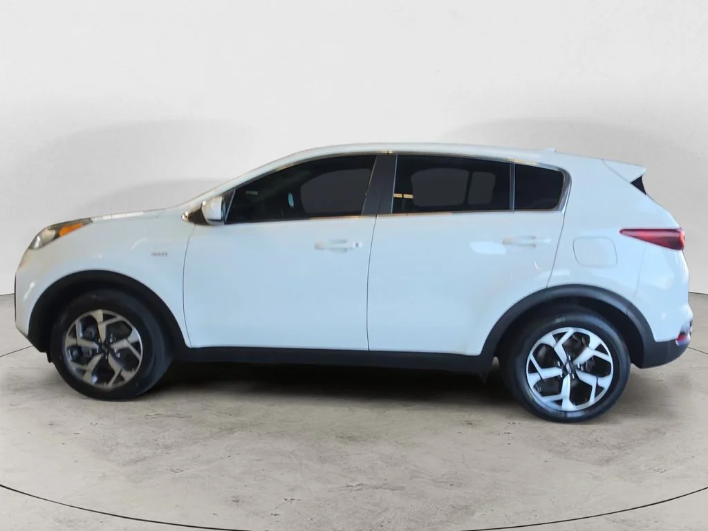 Used 2021 White Kia LX image 8