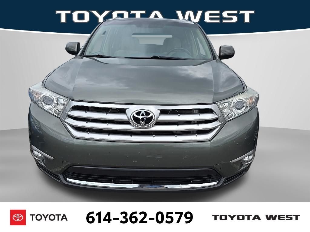 Used 2013 Green Toyota Base Plus V6 image 2