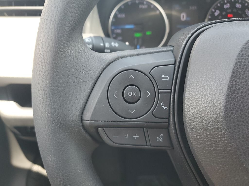 Used 2020 White Toyota XLE image 20