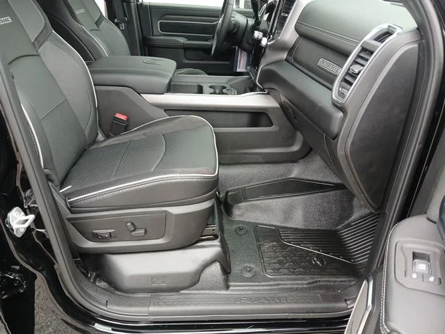New 2026 Diamond Black Crystal Pearl-Coat Exterior Paint RAM Laramie image 26