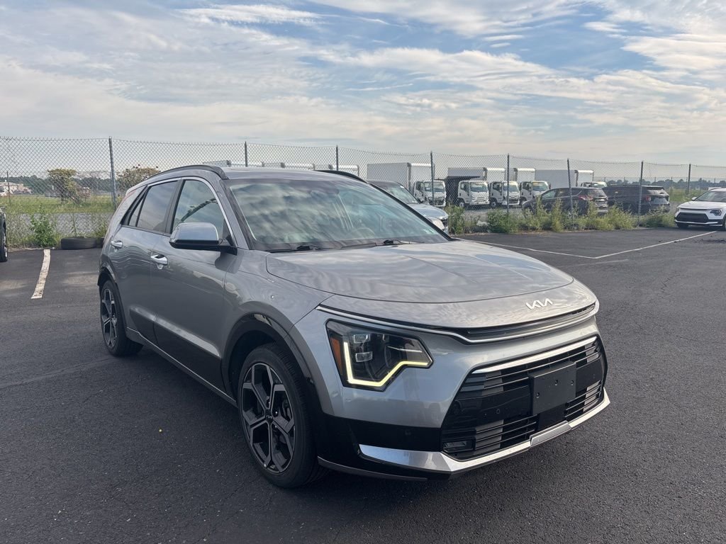2023 Kia Niro SX Touring HEV's photo
