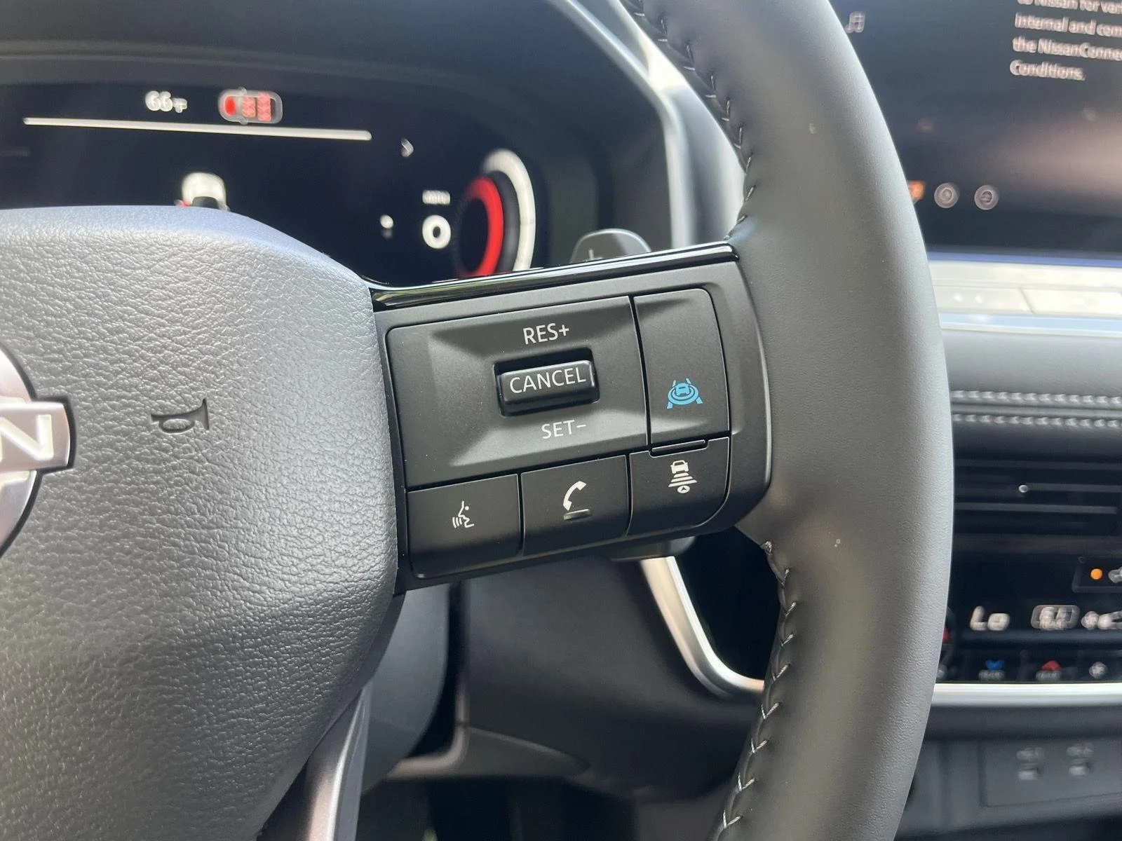 New 2026 Everest White Pearl TriCoat Nissan Platinum image 31