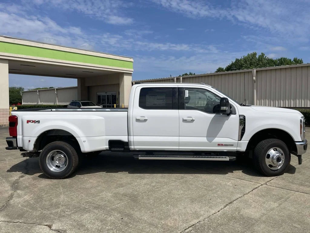 New 2026 Oxford White Ford F-350® Lariat® image 2