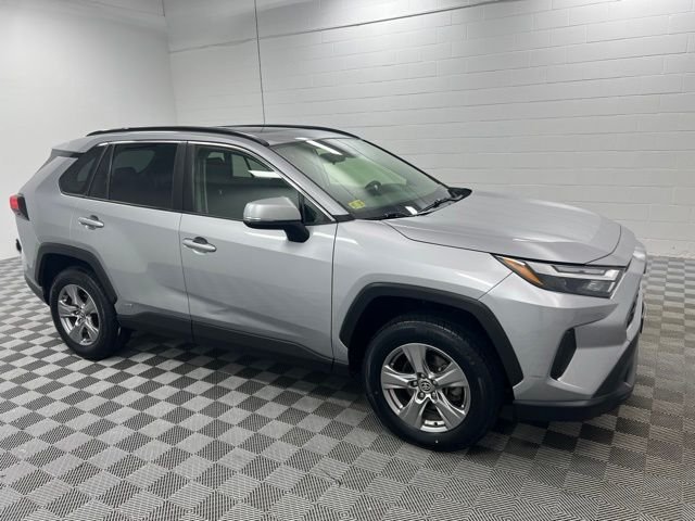 Used 2023 Silver Toyota XLE image 4