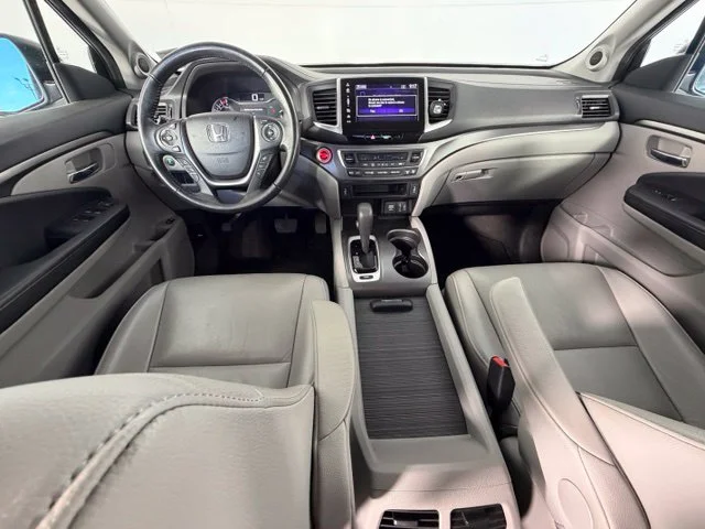 Used 2018 Silver Honda EX-L image 15