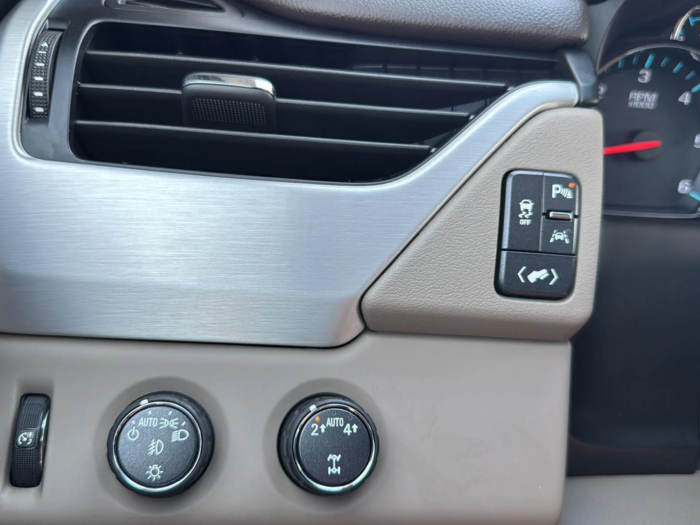 Used 2019 QUICKSILVER METALLIC GMC SLT image 17