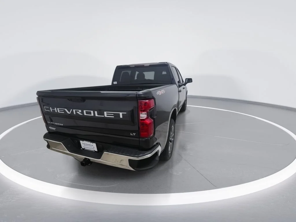 Used 2024 Gray Chevrolet LT image 8