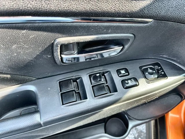Used 2022  Mitsubishi  image 17