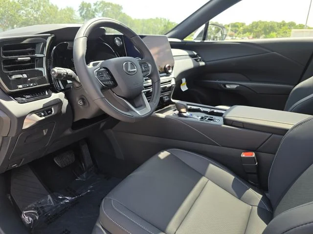 New 2026 Eminent White Pearl Lexus PREMIUM image 23