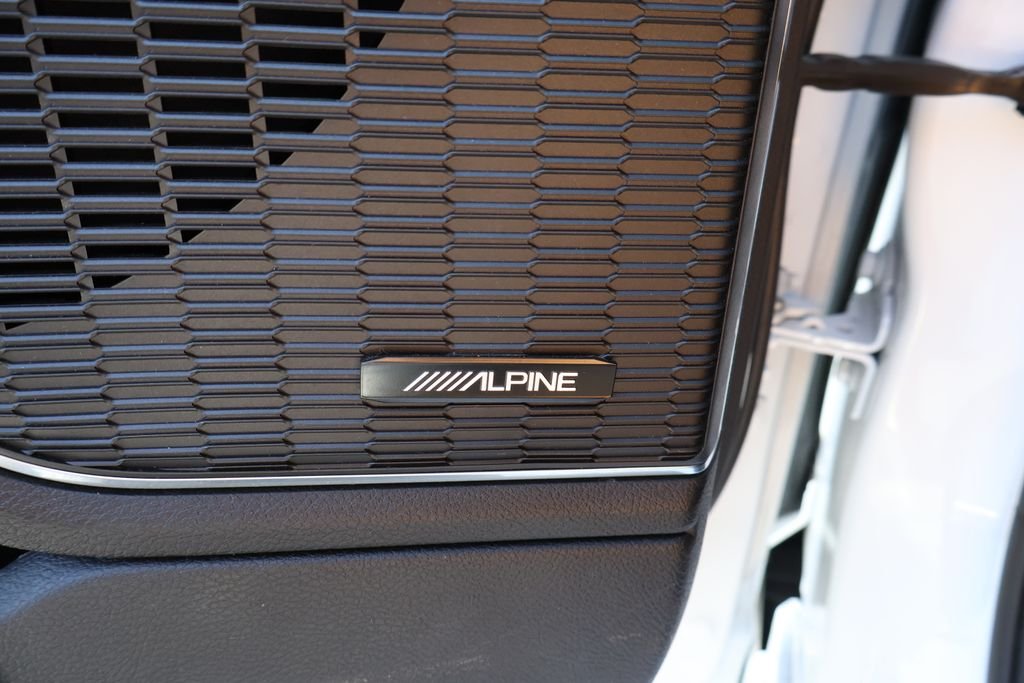 Used 2022 Bright White Clea Jeep Summit image 18