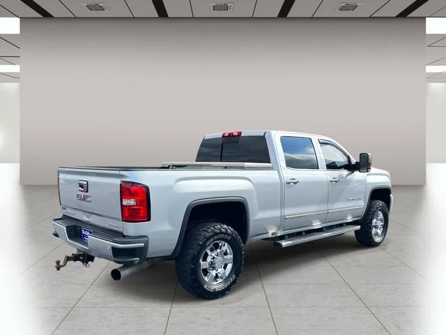 Used 2018 Silver GMC Denali image 3