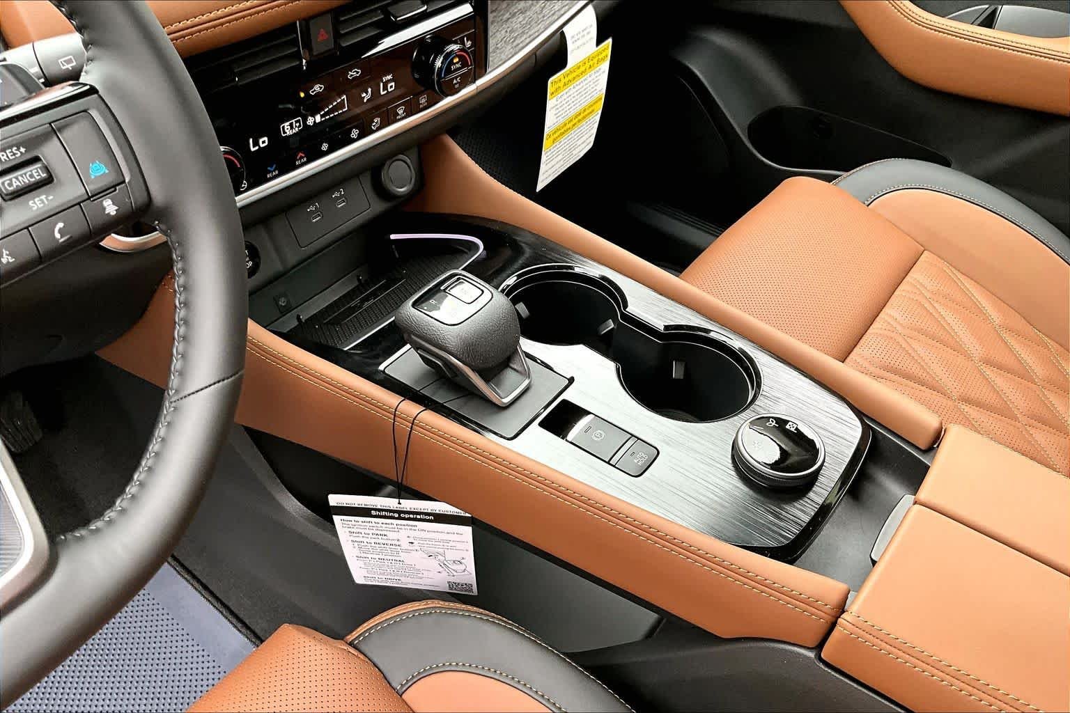 New 2026 2T WHT BLK XKJP Nissan Platinum image 7