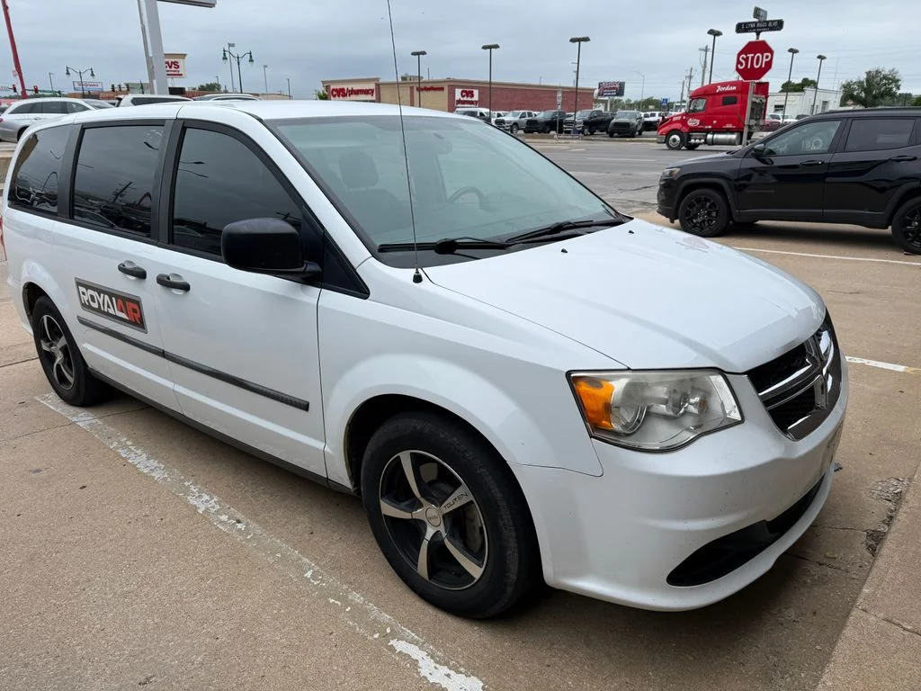 Used 2016 White Dodge AVP image 5