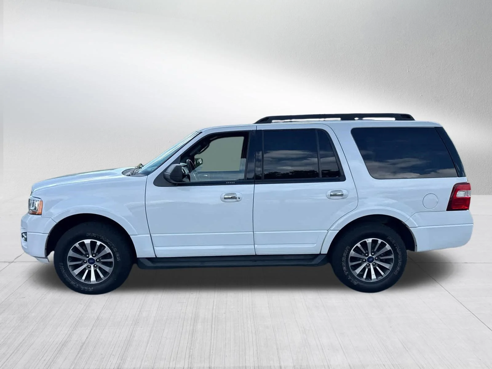 Used 2017 Oxford White Ford XLT image 6