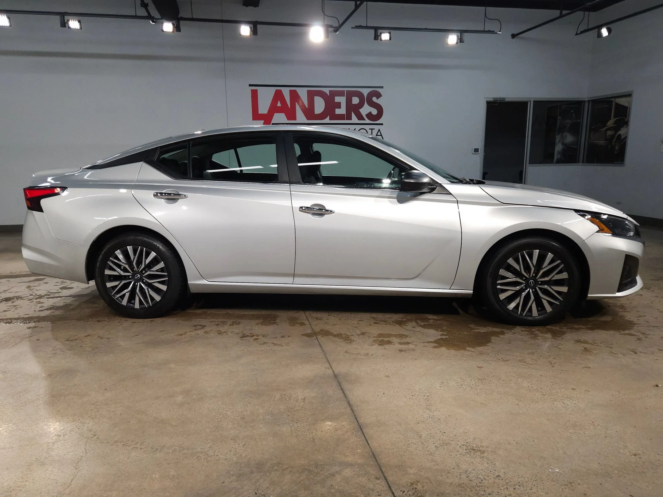 Used 2024 Brilliant Silver Metallic Nissan 2.5 SV image 8