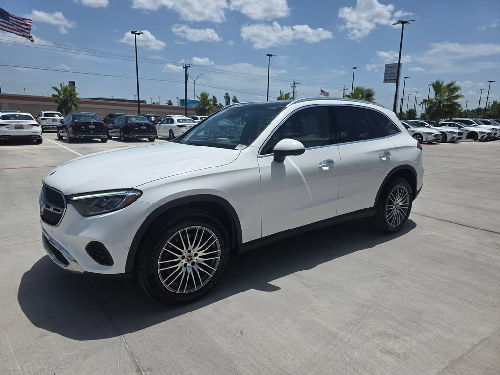New 2026 Polar White Mercedes-Benz GLC 300 image 32