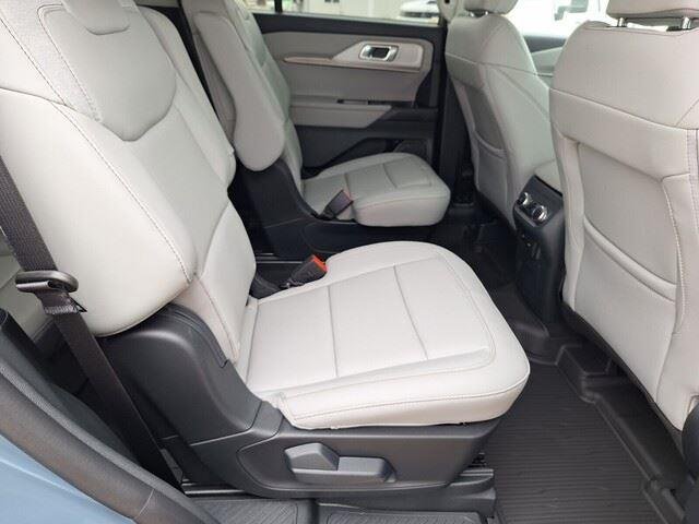 New 2026 Vapor Blue Metallic Ford Active image 32