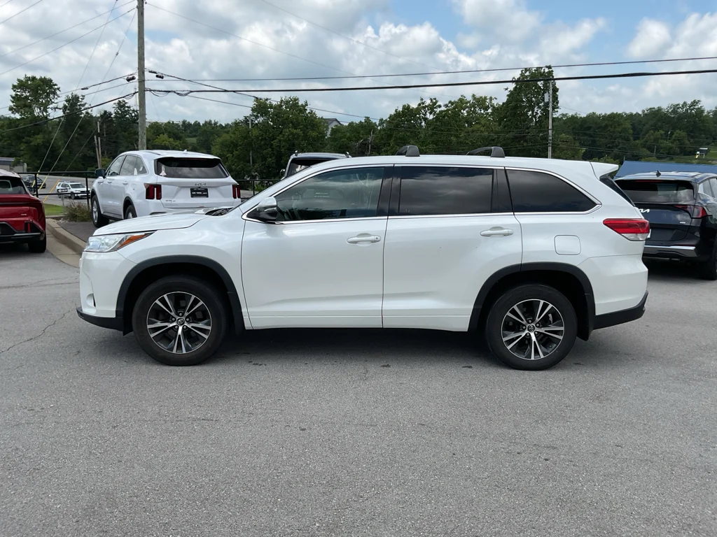 Used 2018 Blizzard Pearl Toyota LE image 6