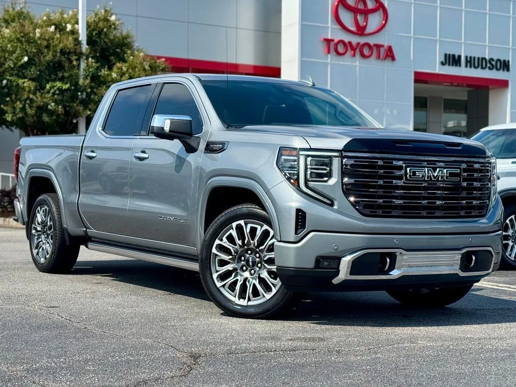 Used 2025 Silver GMC Denali Ultimate image 2