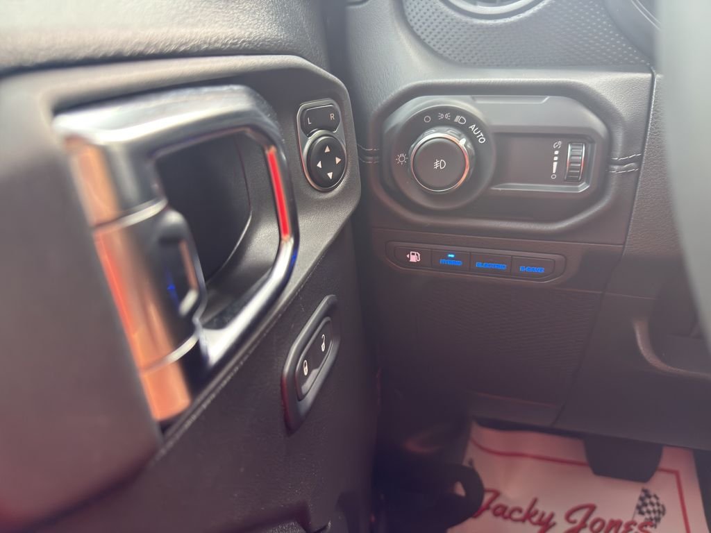 Used 2025 Black Clearcoat Jeep Rubicon image 21
