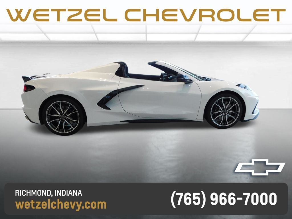 Used 2023 White Chevrolet Stingray image 2