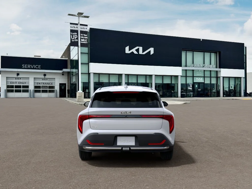 New 2026 Snow White Pearl Kia EX image 5