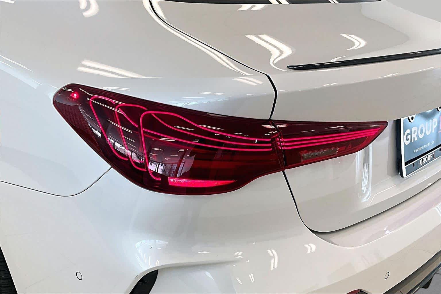 Used 2025 Mineral White Metallic BMW M440i image 26
