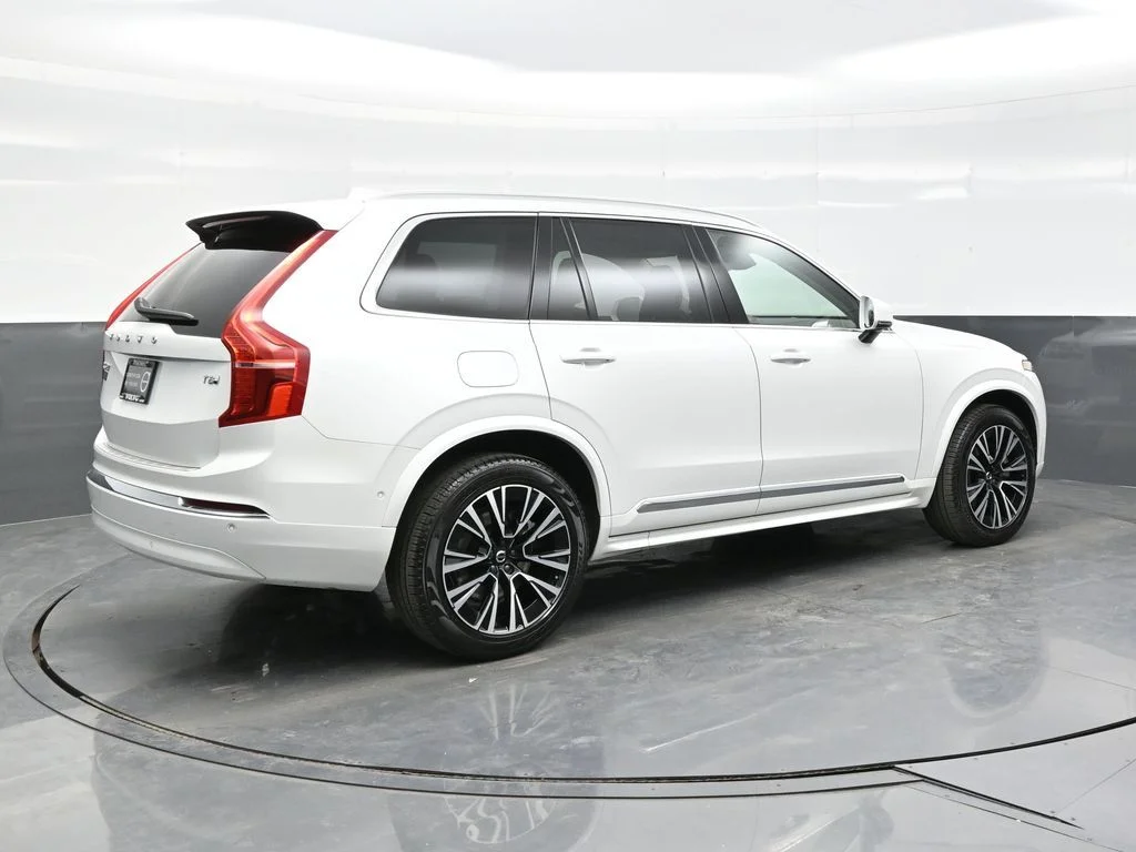 Certified Used 2025 Crystal White Volvo Plus image 7