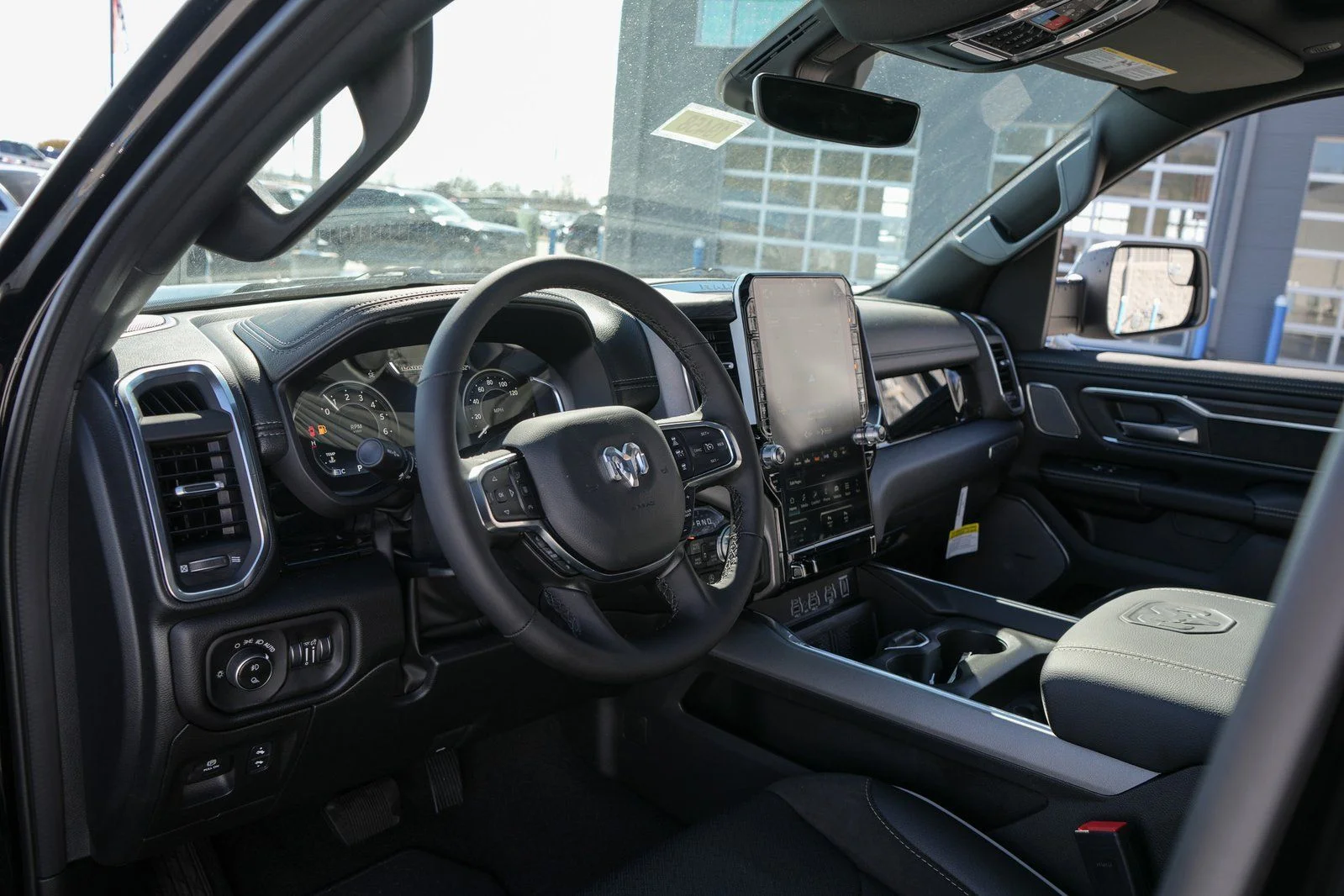 New 2026 Diamond Black Crystal Pearl-Coat Exterior Paint RAM Laramie image 14
