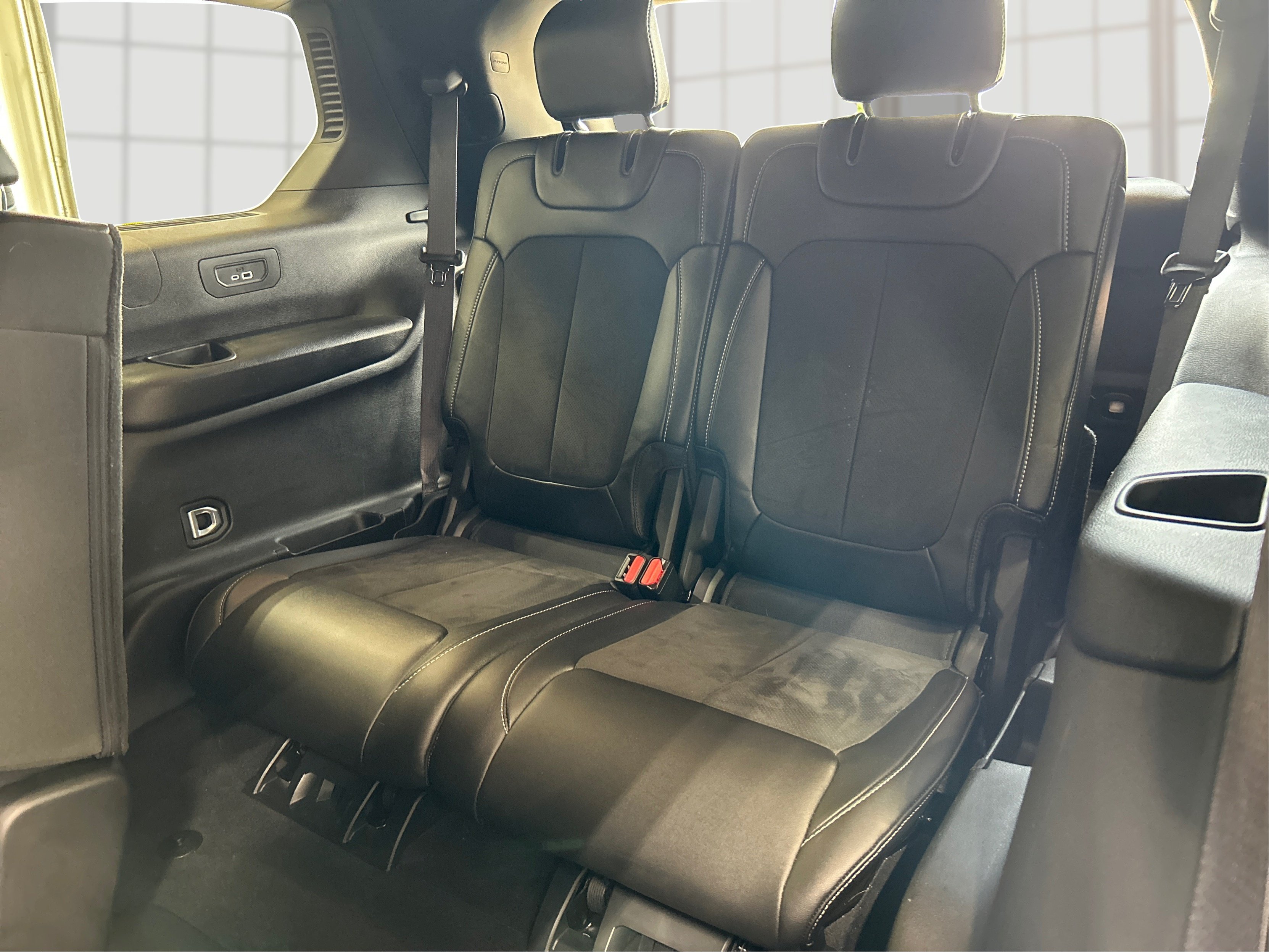 Used 2024 Gray Jeep Altitude image 30