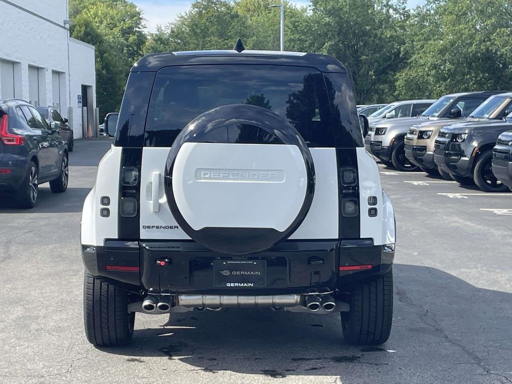 New 2026 Fuji White Land Rover V8 image 8