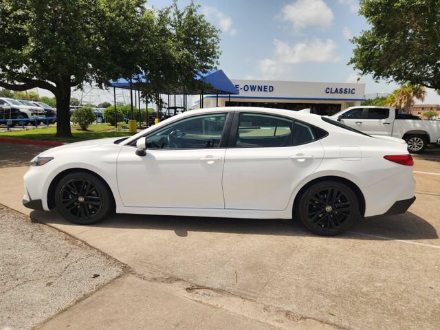 Used 2025 White Toyota LE image 4