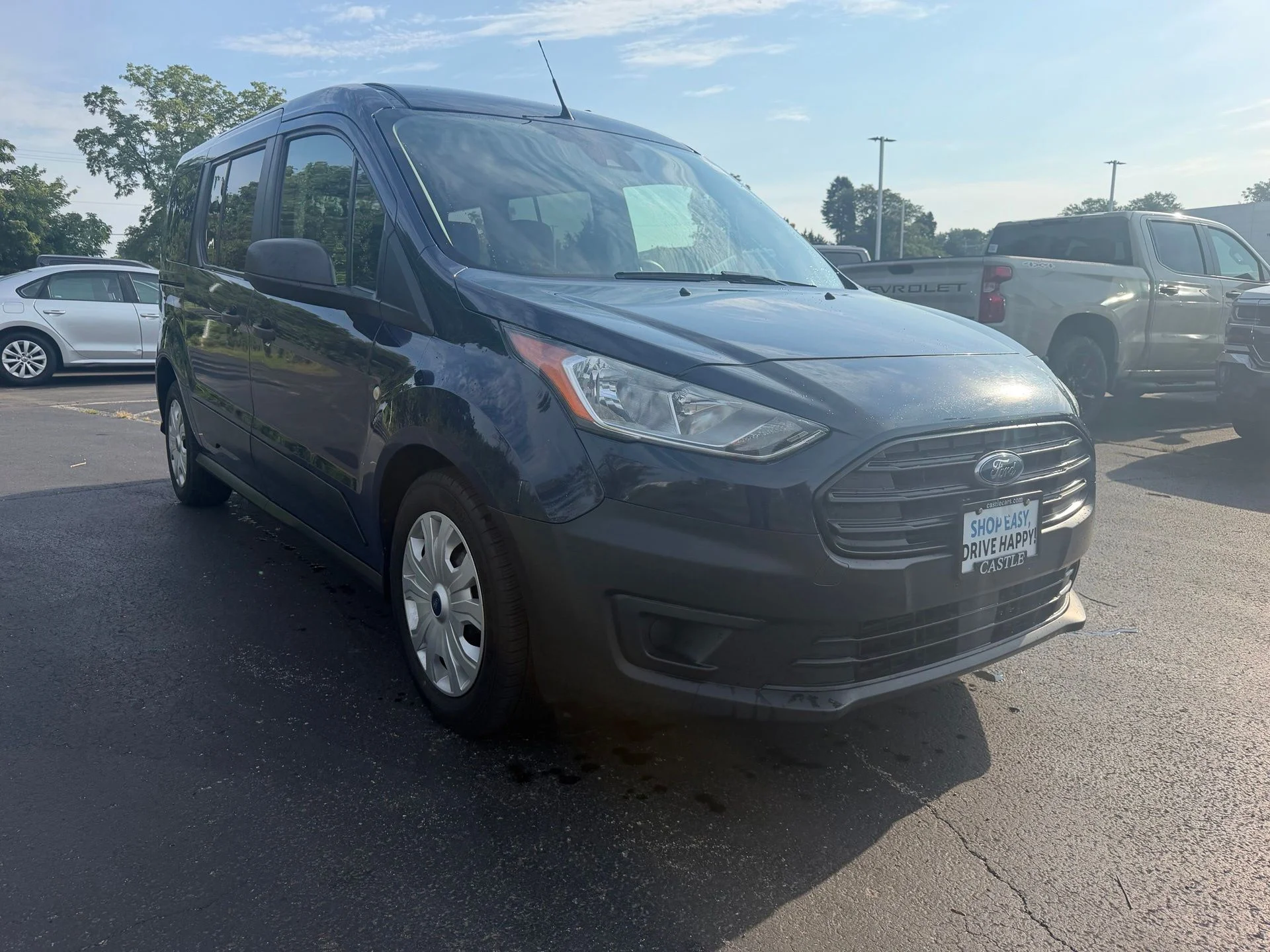 Used 2020 Blue Ford XL image 4