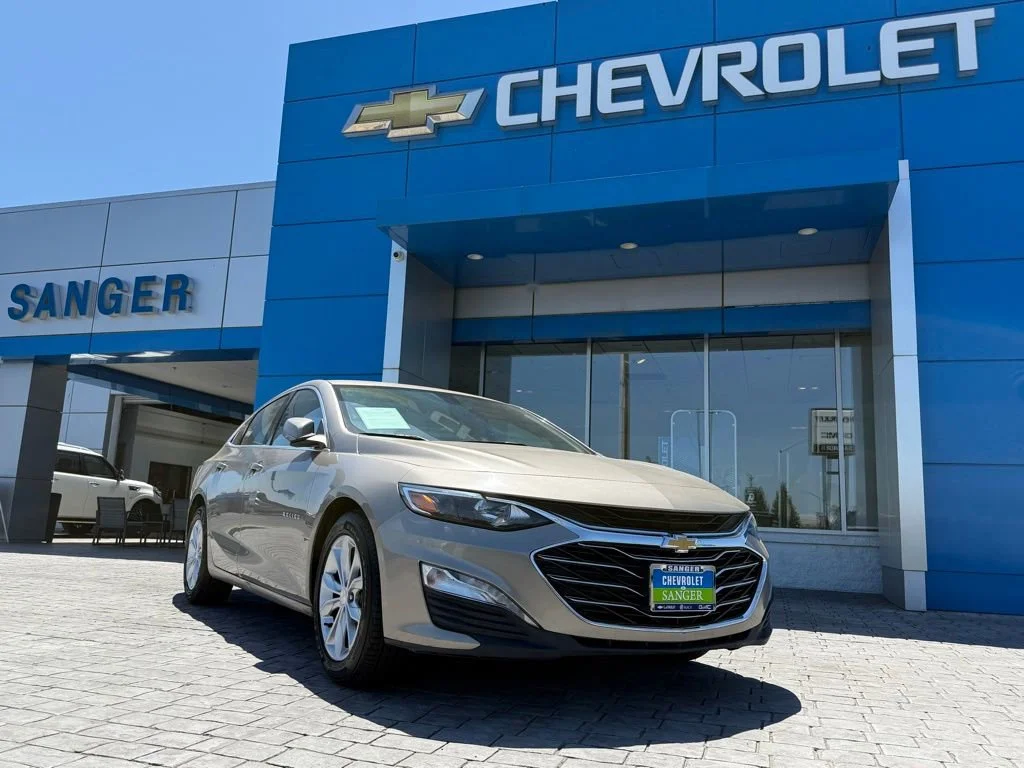 Used 2022 Mineral Gray Metallic Chevrolet LT image 2