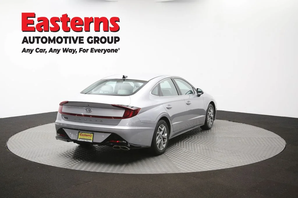 Used 2023 Silver Hyundai SEL image 39