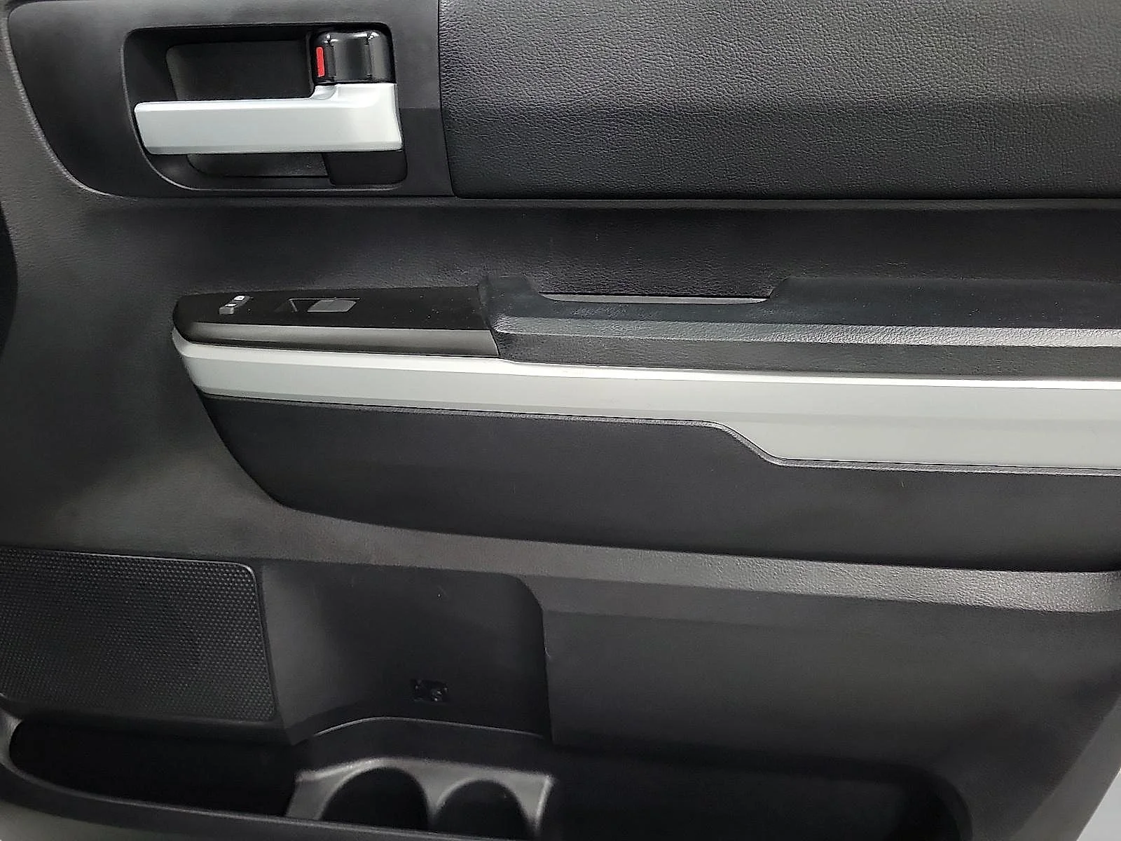 Certified Used 2020 White Toyota SR5 image 17
