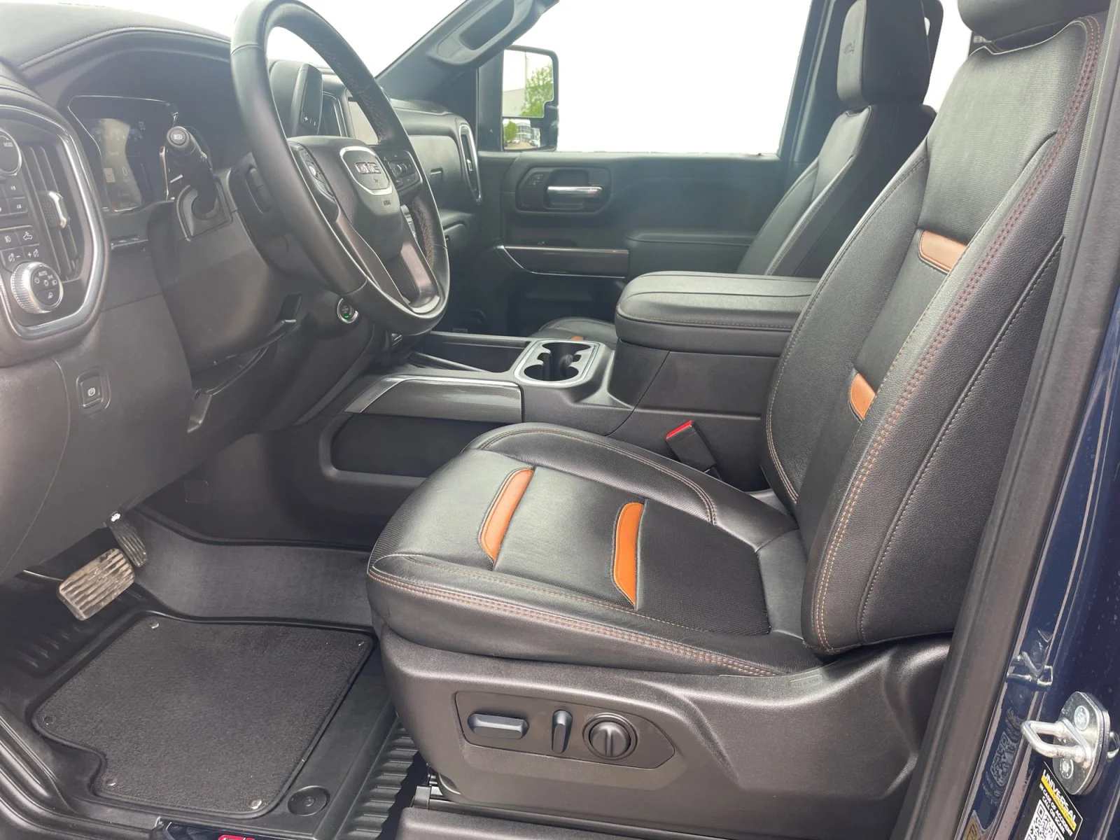 Used 2023 Blue GMC AT4 Crew Cab image 14