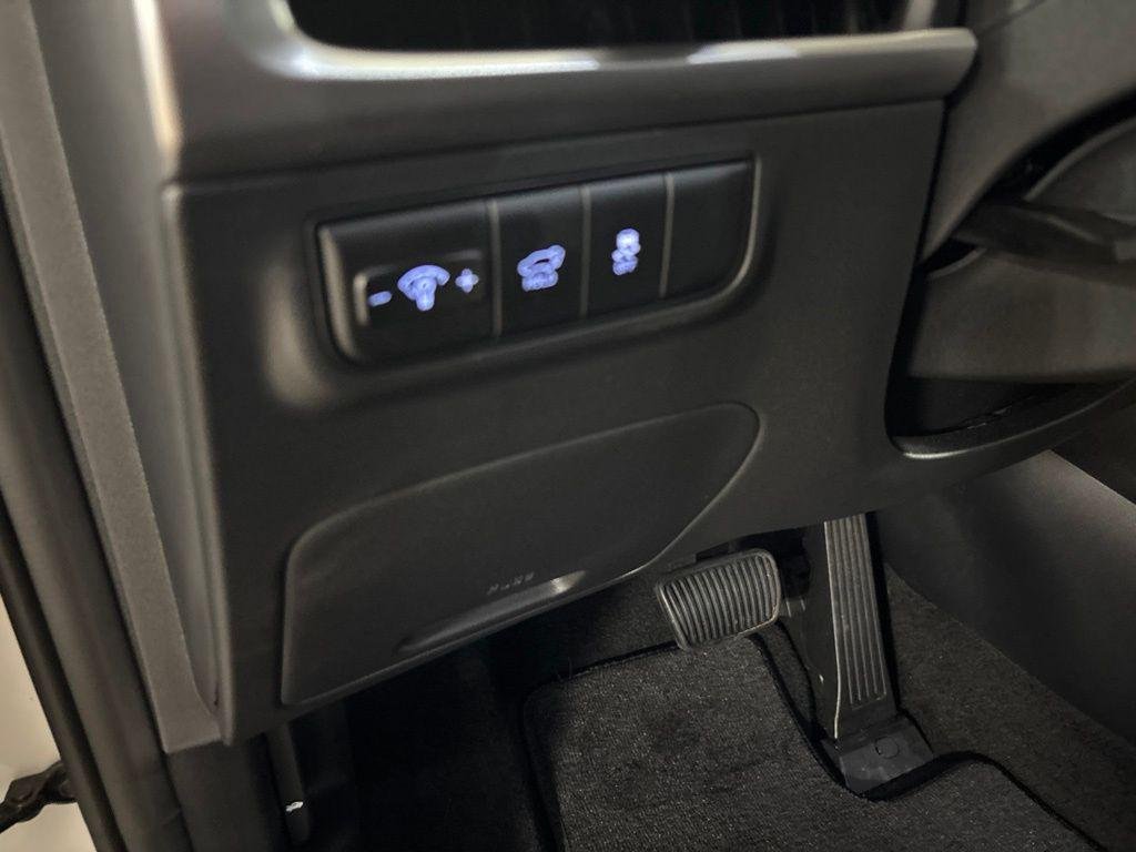 New 2026 White Hyundai SEL AWD image 13