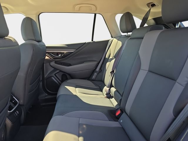 Used 2025 Silver Subaru Onyx Edition image 17
