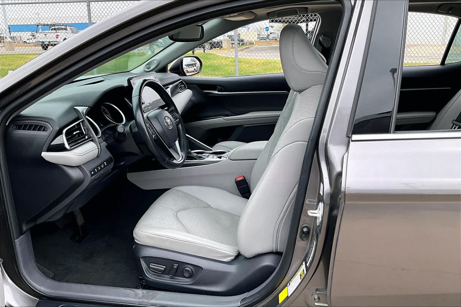 2023 Toyota Camry XLE - Photo 8