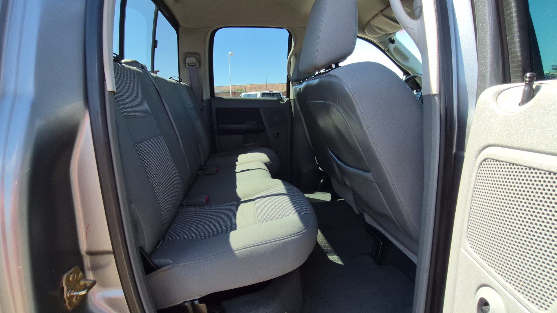 Used 2007 Mineral Gray Metallic Dodge SLT image 25