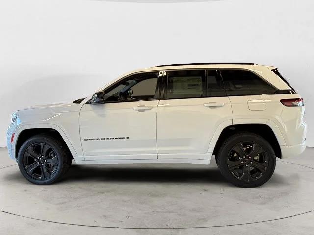 New 2027 White Jeep Limited Reserve image 2