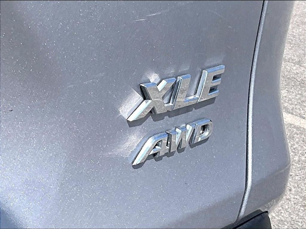 Used 2025 Silver Toyota XLE image 29