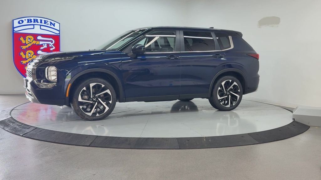 Used 2024 Cosmic Blue Metallic Mitsubishi SE image 8