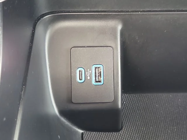 Used 2024 Silver Ford XLT image 27