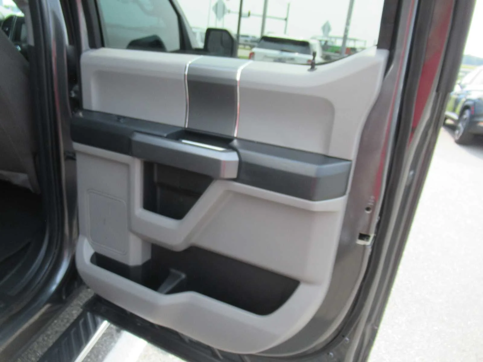 Used 2020 Magnetic Ford XLT image 19