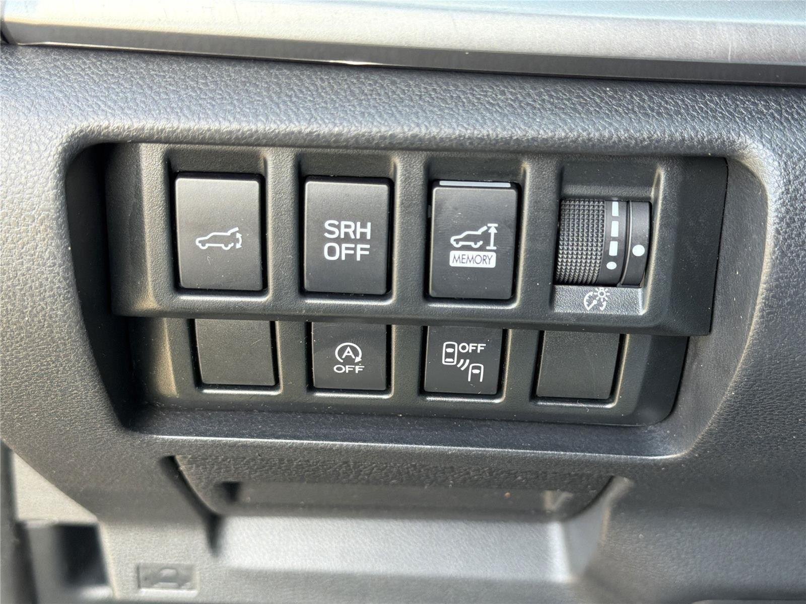 Used 2022  SUBARU 2.5IPREM image 23