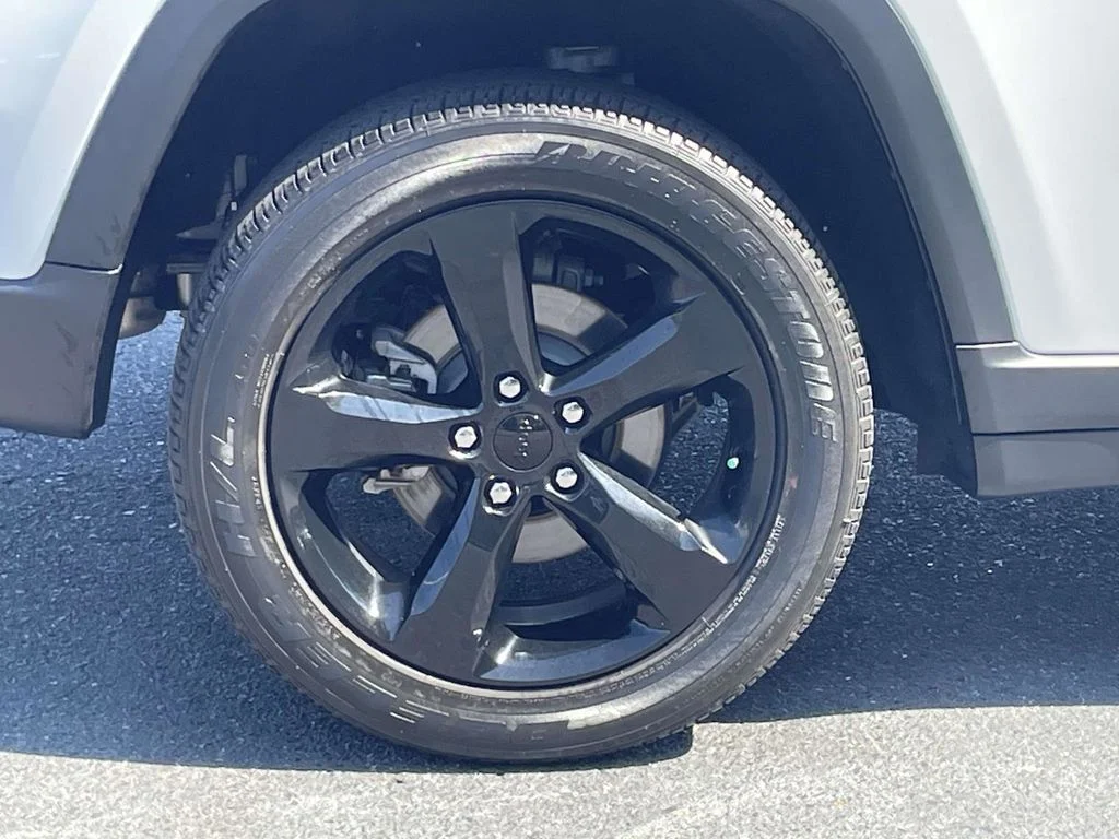 Used 2024 White Jeep Altitude X image 14